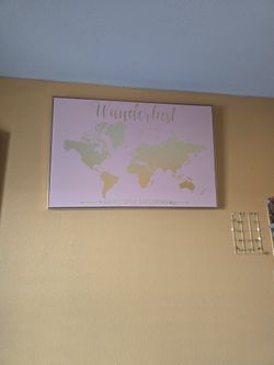 GOLD AND PINK DECOR