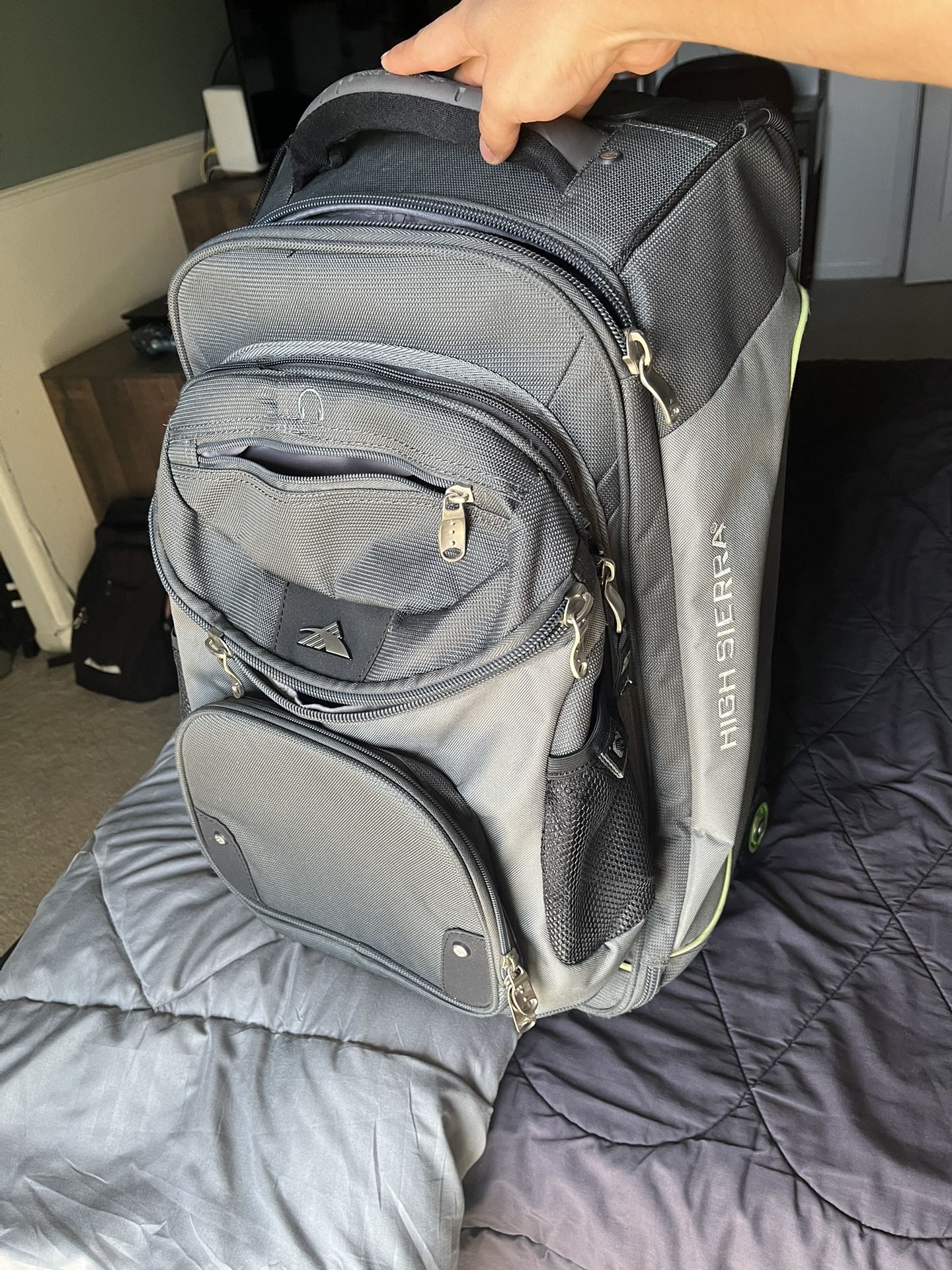 High Sierra Roller Bag/ Backpack