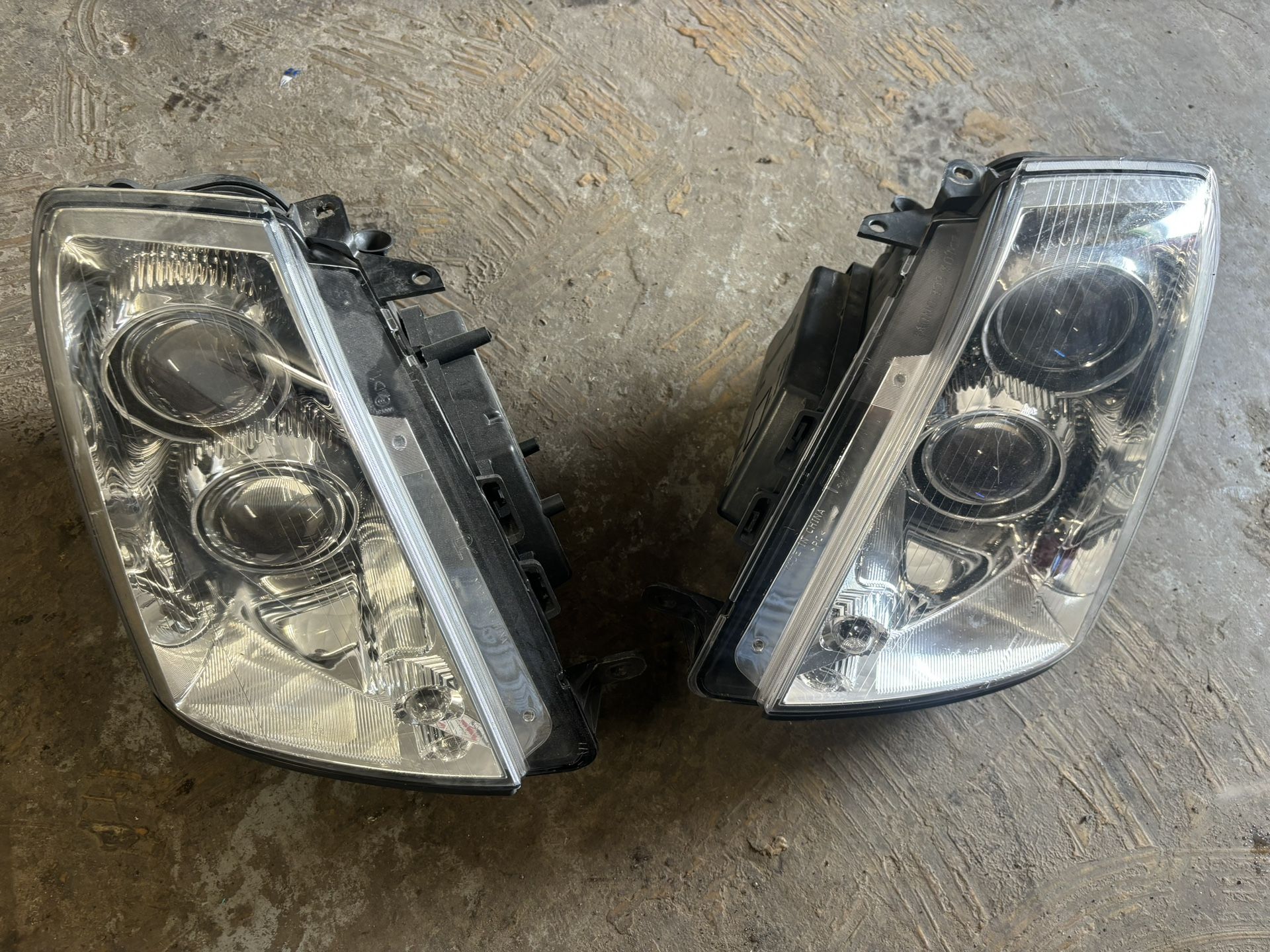 2008 Cadillac STS Headlights