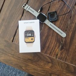 Smartwatch – Bluetooth Calling – Like New