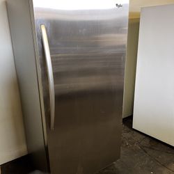 Whirlpool Stainless Steel Kicks Series Refrigerator Only 