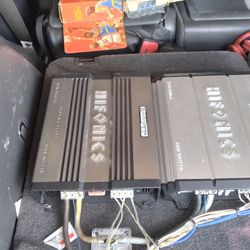 2 Hifonics Amps 600 Watta And 1300 Super D- Class