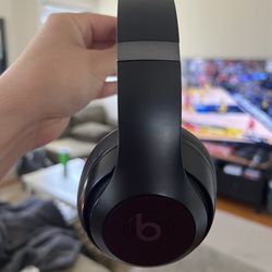 Beats Studio3 Wireless Headphones – Black – Excellent Condition