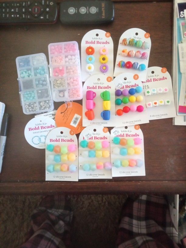 Hildie &Jo BOLD BEADS