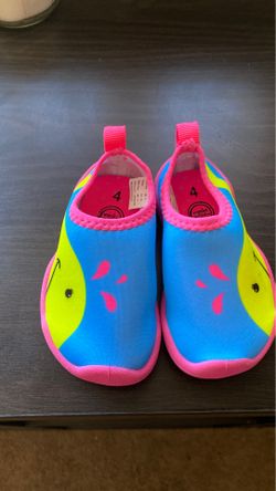 Size 4 toddler shoes