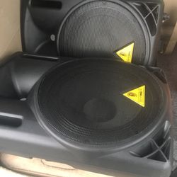 Power Speakers 12 inches BERINGER