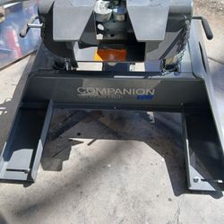 BW COMPANION 5TH WHEEL/GOOSE