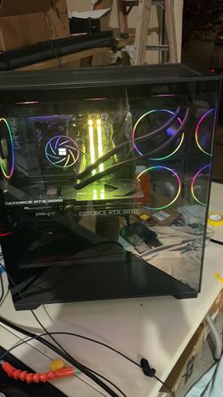 9700X, RX 5070, 32 GB DDR5, 2 TB Samsung PCIe 4 m.2  RGB Gaming Computer