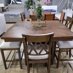 Beautiful Counter Height 6 Piece Solid Kitchen or Dining Set with Lazy Susan - New 