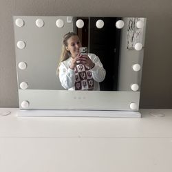 Vanity light up mirror