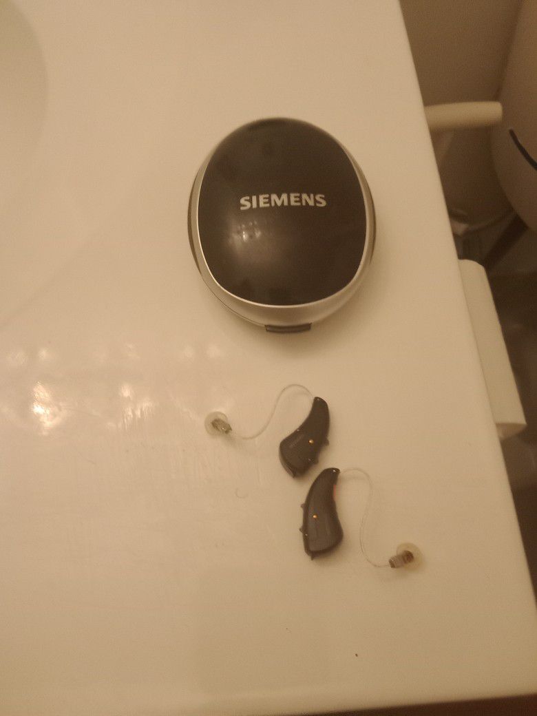 Siemens Hearing Aids  Model MG36076