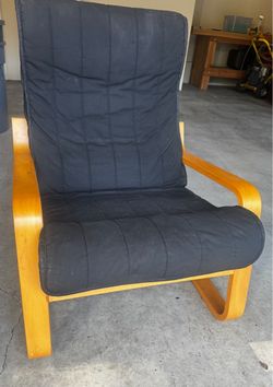 Scandinavian Style Bentwood Lounge Chair – Black Cushion