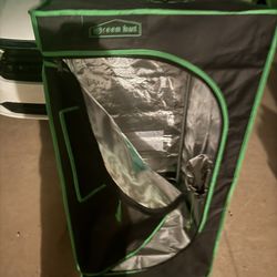 Green Hut Grow Tent And Led Grow Light 