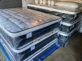 Mattress Pillow top At Low Prices ✨in plastic✨ ⭐️Queen $170 ⭐️Full $150 ⭐️Twin $120 ⭐️King $280 ⭐️Cal King $280 🚚Delivery available