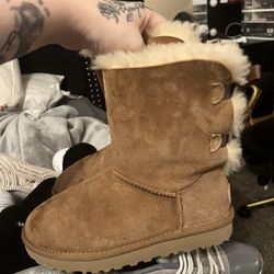 Size 6 UGG BOOTS 