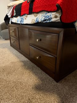 bed frame queen with drawers