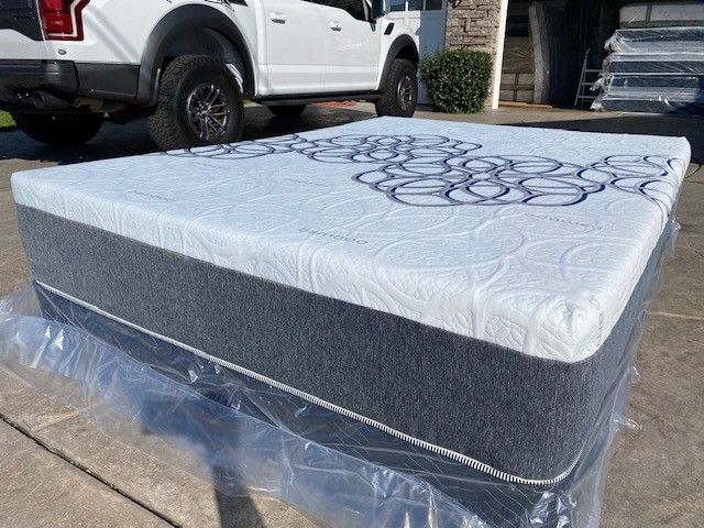 Cal King Bamboo Hybrid Cool Gel Memory Foam Mattress!》》》