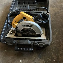 Corded Dewalt Circular Saw 