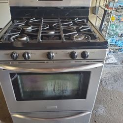 Frigidaire  Convection  Bake 5 Burners