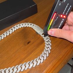 Moissanite/White Gold Plated 20MM