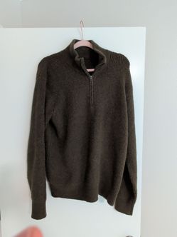 Uniqlo dark green sweater