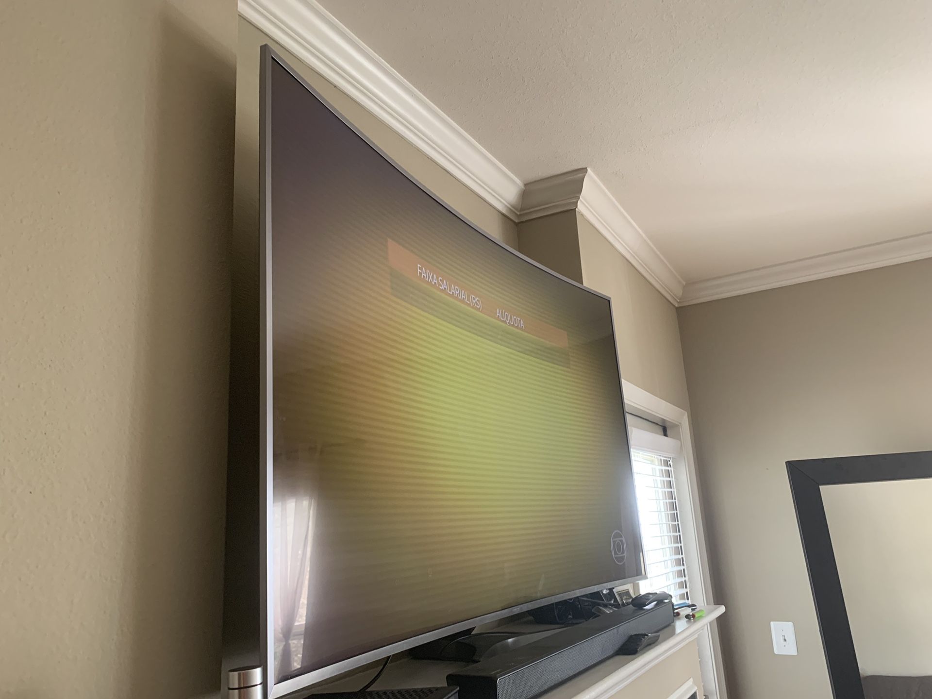 65 Samsung Curved smart tv