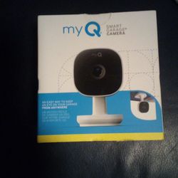 myQ Smart Garage HD Camera Wifi Enabled Smartphone Controlled SGC1WCH White