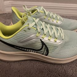 Nike Air Zoom Pegasus 39 trainers Size 10.5 M-12W