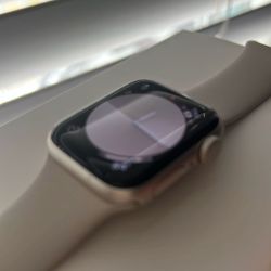 Apple Watch SE (2nd Gen) - Starlight
