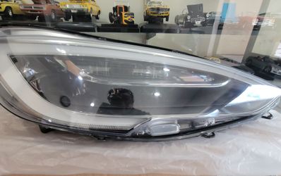2016–2021 Tesla Model S OEM LED Headlight Assembly. RH/ Passenger Side.