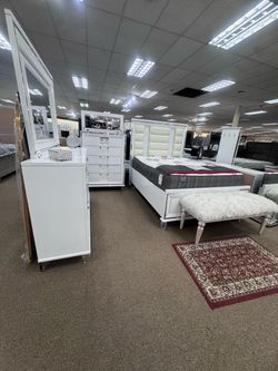 Furniture & Mattress Discounters