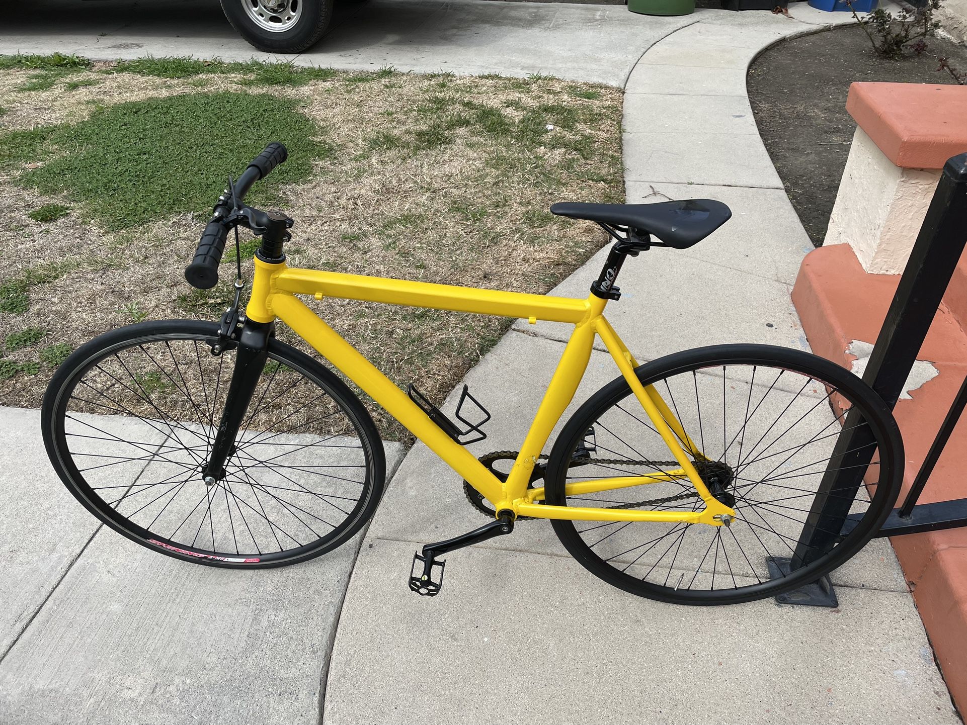 Throne Cycles Phantom 25" Single Speed Aluminum Fixed Gear Bike for Sale in Los Angeles, CA