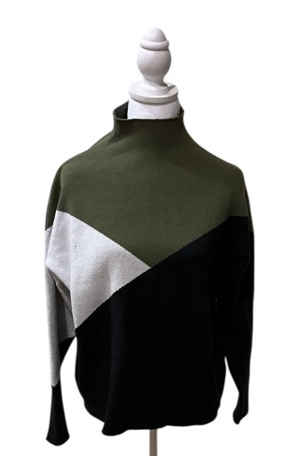XL Knit Sweater – Olive Green, White & Black – High Neck Pullover