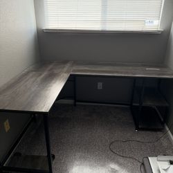 Corner desk