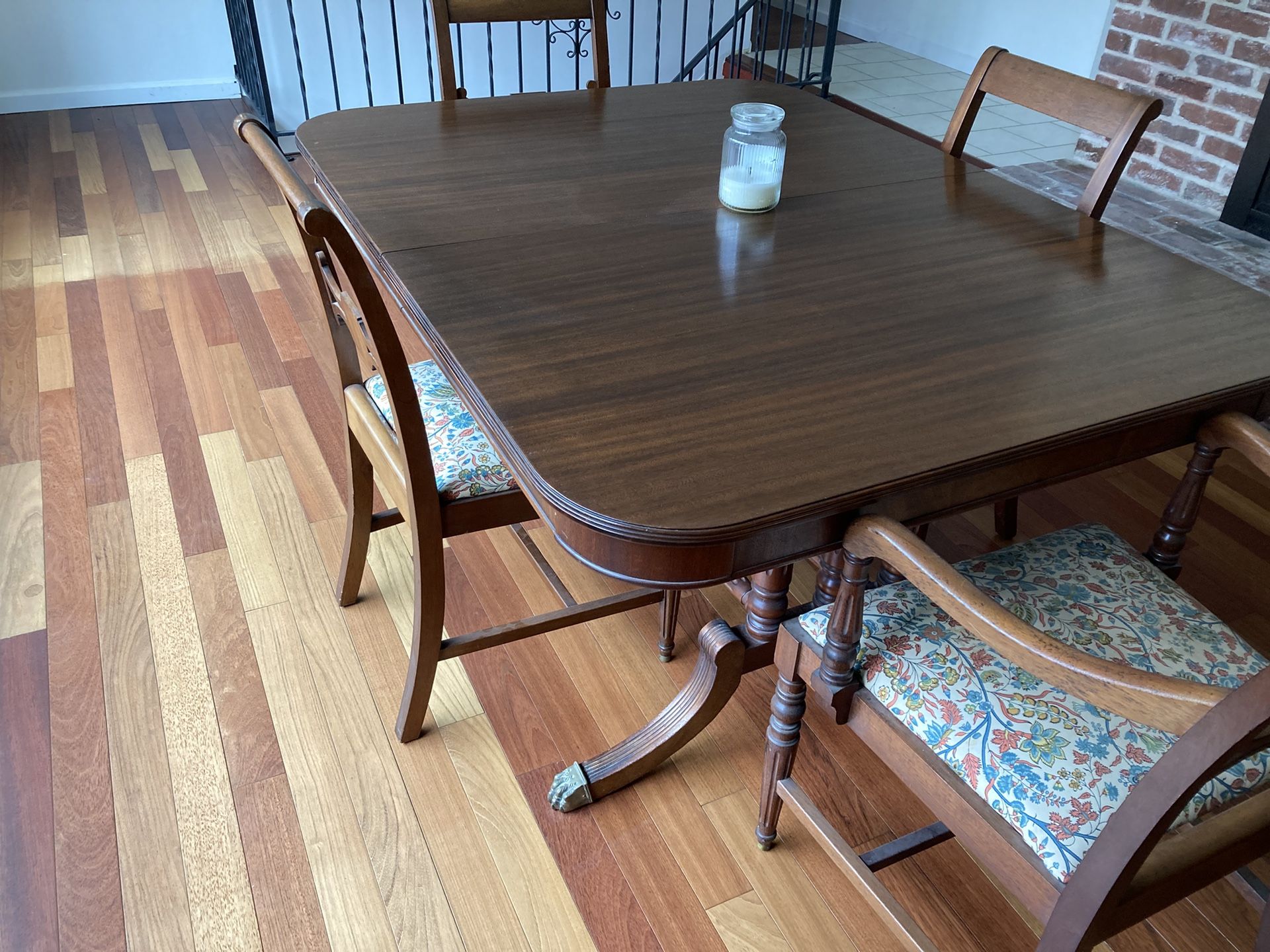 Antique Dining Room Set. With Lion Feet. Solid Wood Excellent Condition.