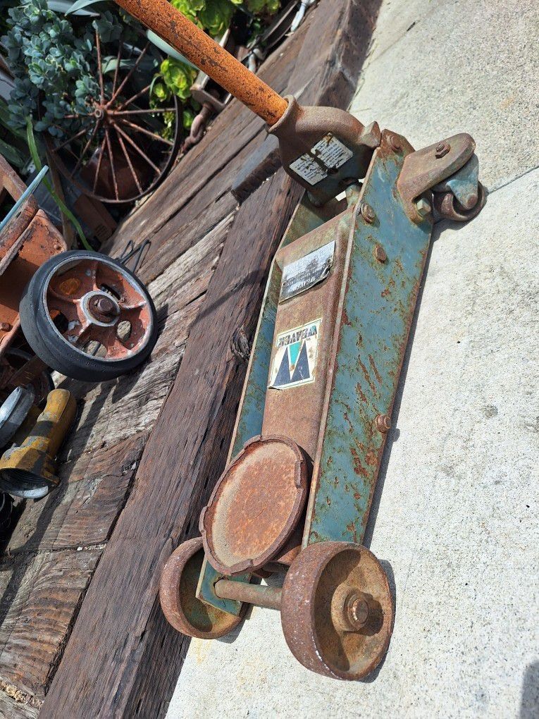 Vintage Weaver Floor Jack Service Lift Auto Truck Patina USA Dandy WA-66 For Rebuild
