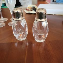 Salt And Pepper Shakers (Heavy Duty  Glass)