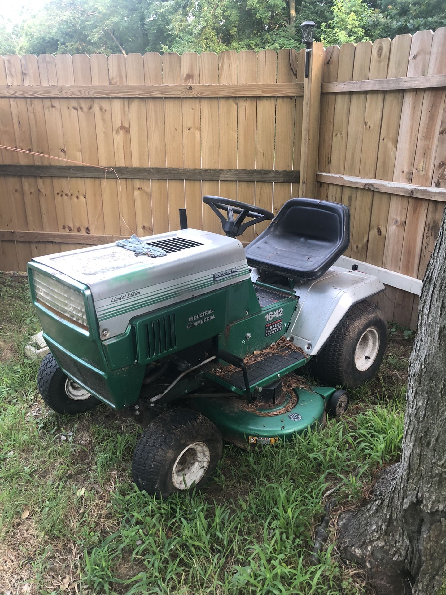 Riding Lawn Mower- Not Working - For Parts Only