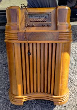 Antique Philco floor model/console radio, 1940's, works