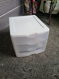 Plastic drawer organizer