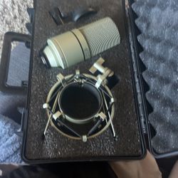 Microphone 