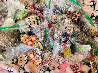 35 pound bag of assorted Acrylics
