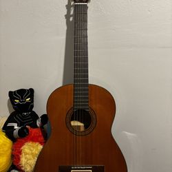 Yamaha G-235