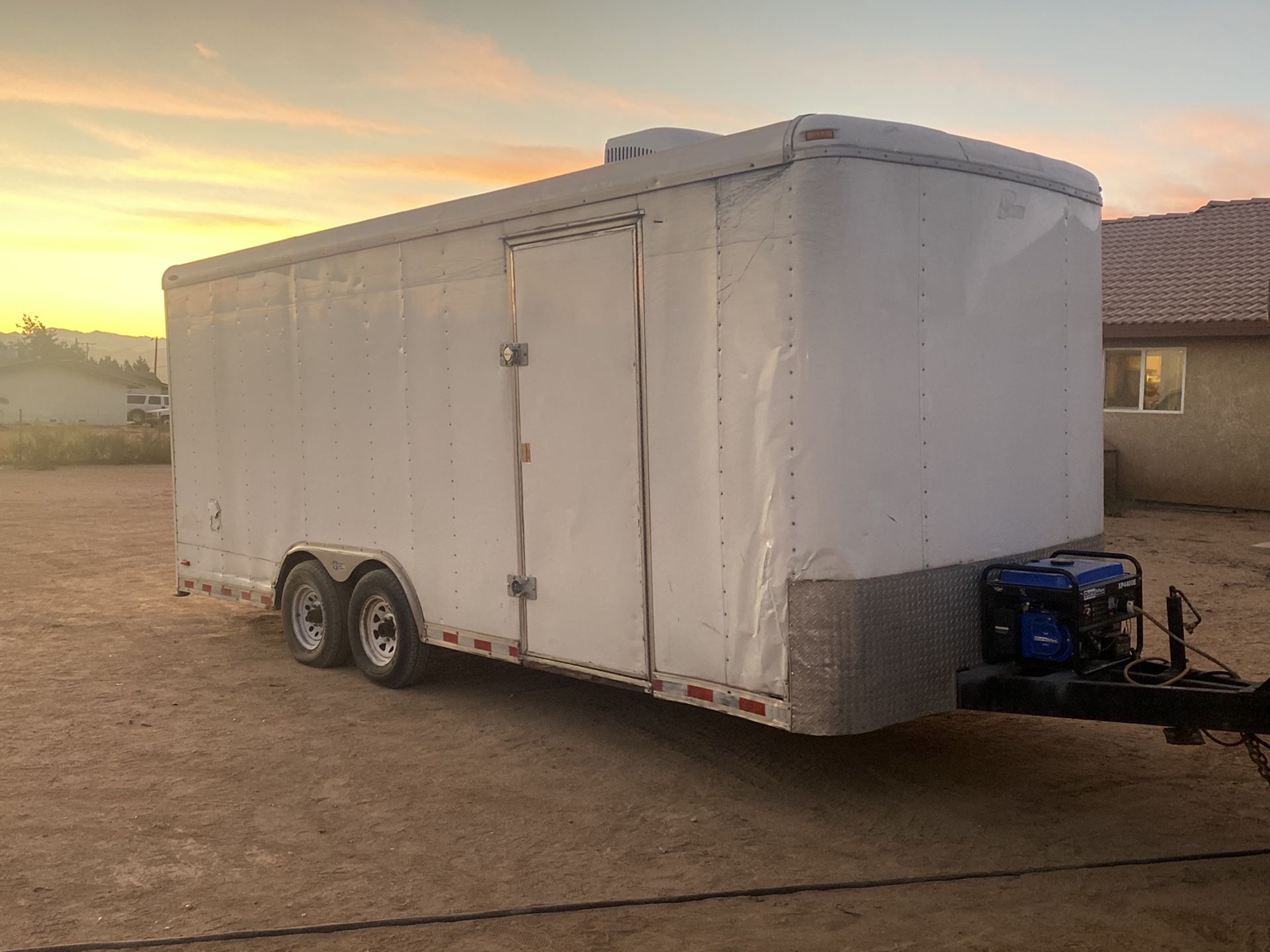 20’ enclosed box trailer
