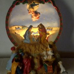 Vintage San Francisco Music Box Christmas Light Up Plays Silent Night Nativity Scene Perfect Condition