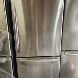 Refrigerator Bottom Freezer Whirlpool Stainless Steel 