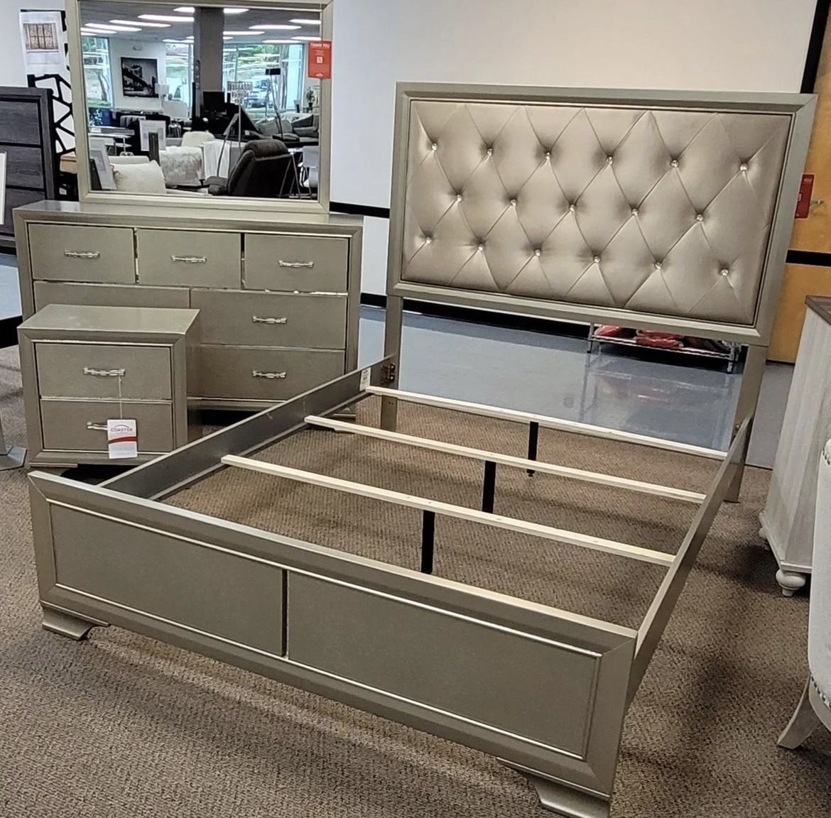 New Queen Bed Dresser Mirror Nightstand