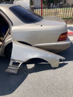 Right Side Fender Gen 1 Ls400