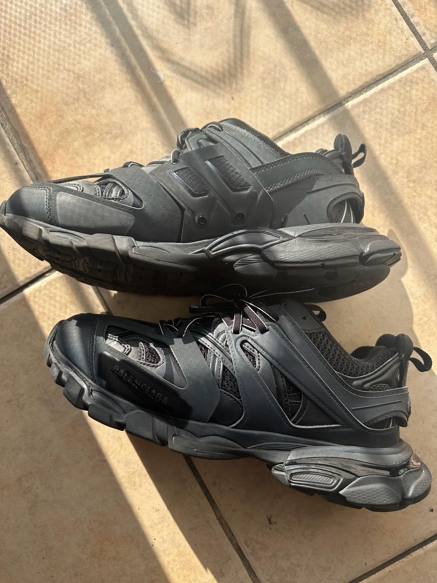 Balenci Track Runner