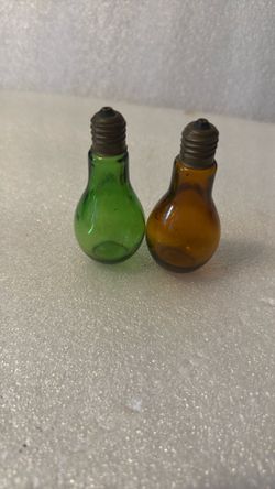 Vintage Light Bulb Salt & Pepper Shakers Green and Amber Glass Novelty Set